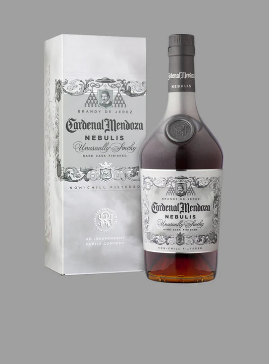 Nebulis de Cardenal Mendoza: El Licor Perfecto para Maridar con Cigarros