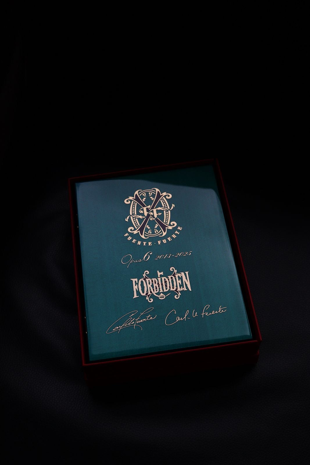 Fuente Fuente Opus6 LE 2025 Blue Humidor
