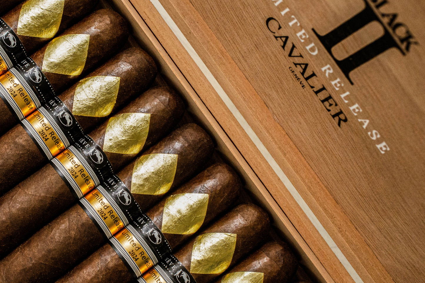 Cigarro Cavalier Cigars Cavalier Black II Limited Release 2024 - Supremos