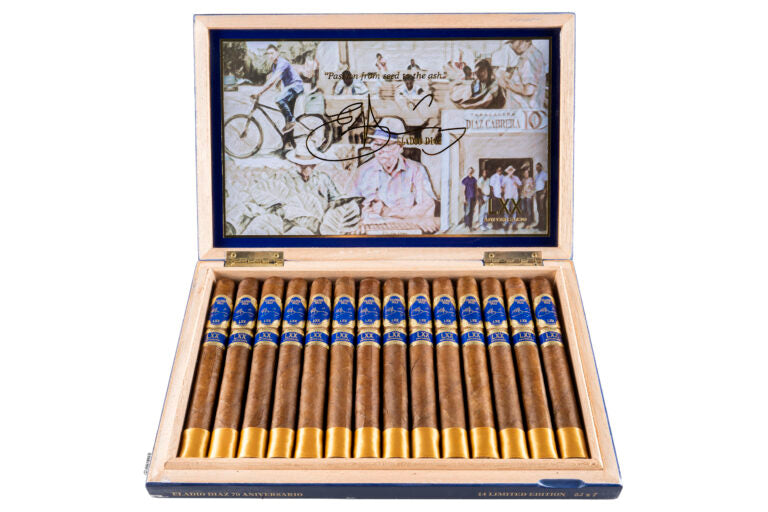 Eladio Díaz 70 Aniversario Limited Edition — open box