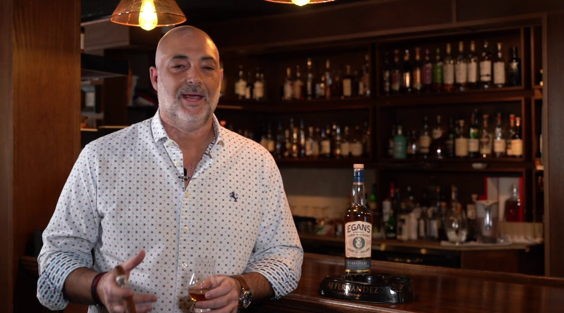 Cargar video: Egans Fortitude Irish Whiskey and Plasencia Cigars