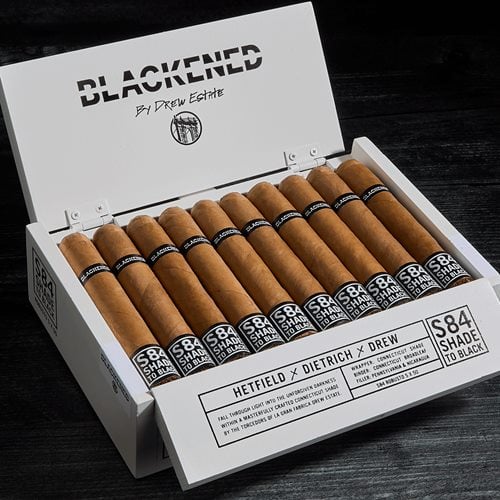 Blackened Shade to Black S84 Robusto